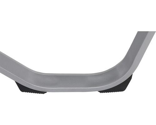 Detailansicht eines Metallrohrs mit schwarzem Fuß