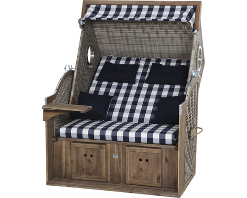 Strandkorb mit Stauraum, aus Holz und Rattan mit blau-weiß karierten Polstern und Markise
