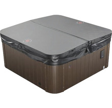 Abgedeckter Whirlpool mit Isolierabdeckung