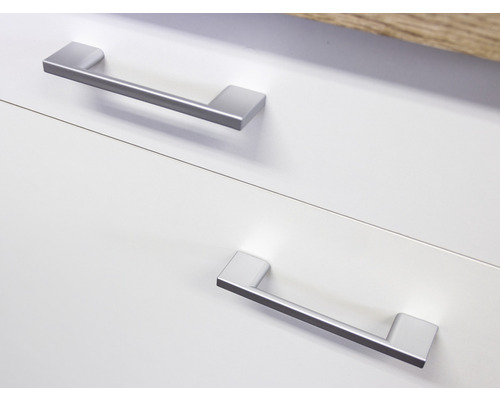 Zwei Schubladen mit Griffen