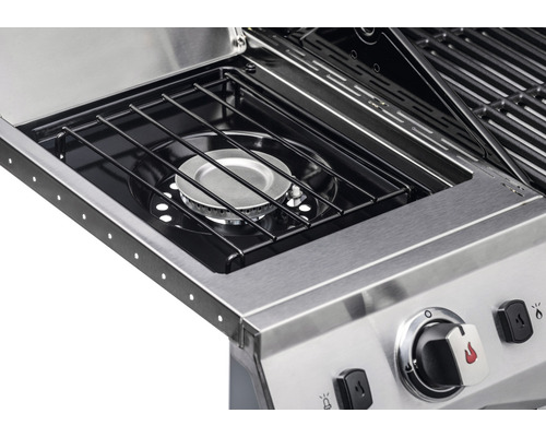 Detailansicht eines Gasgrills mit Seitenbrenner und Bedienknöpfen.
