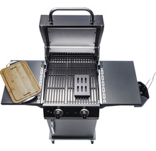 Gasgrill mit Grillrosten, Ablageflächen und Schneidebrett