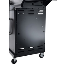 Detailansicht eines schwarzen Gasgrills mit Rollen