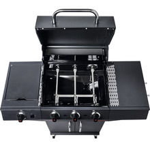 Offener Gasgrill mit drei Brennern und Seitenkochfeld
