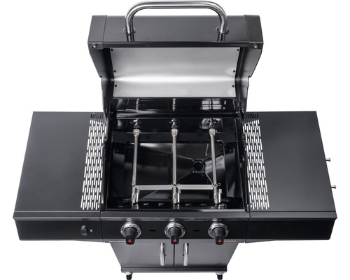 Geöffneter Gasgrill mit Seitenablagen für den Aussenbereich