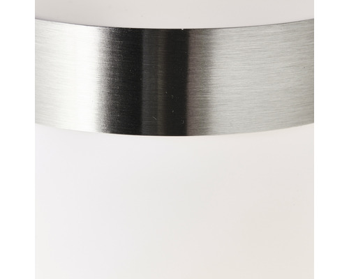 Detail einer Lampe mit Metallring
