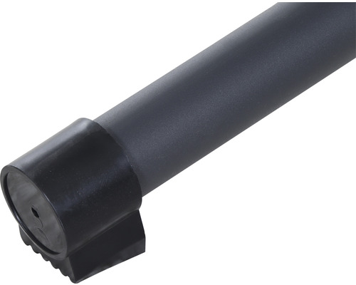 Detailansicht eines schwarzen Metallrohrs mit Kunststofffuß