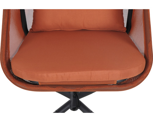 Detailansicht eines Loungesessels mit Kissen