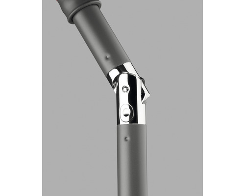 Detailaufnahme von Verbindungsstücken und Streben eines Sonnenschirms