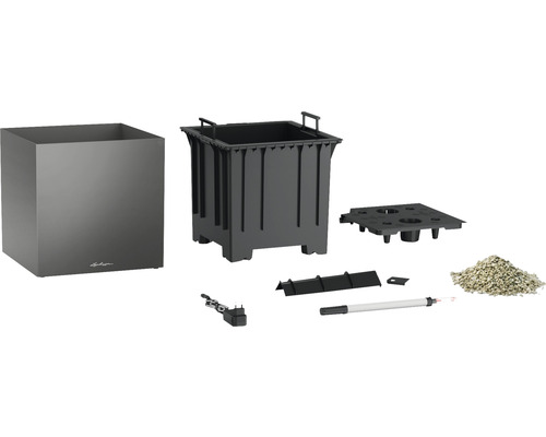 Komplettes Pflanzgefäß-Set mit Pflanzeinsatz, Trennboden, Erdreich, Füllstandsanzeige und Zubehör.