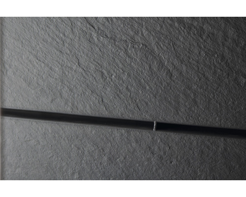 Schieferwand mit Fuge