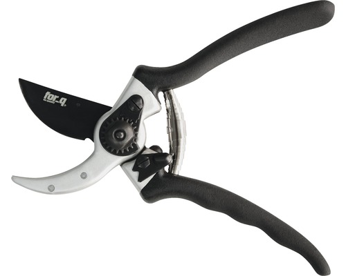 Gartenschere mit schwarzer Klinge und silberfarbenem Scherenkopf