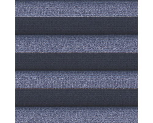 Detailansicht einer gefalteten Jalousie zur Fensterdekoration