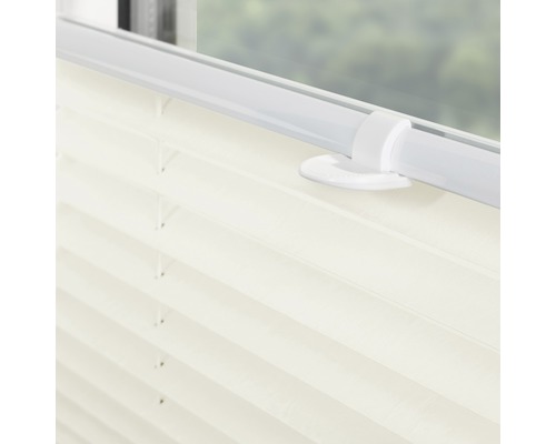 Detailaufnahme eines Faltstores am Fenster