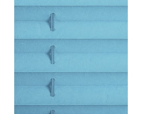 Nahaufnahme einer gefalteten Jalousie