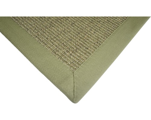 Detailansicht eines Sisalteppichs mit Textilbandeinfassung