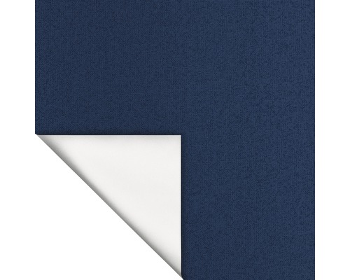 Blauer Teppich mit umgeschlagener Ecke