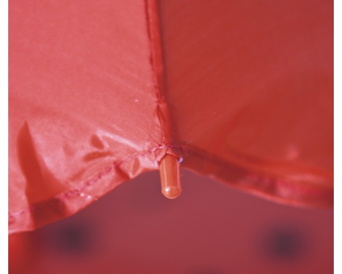 Detailansicht eines Pavillons mit Stoffdach und Verbindungsstück