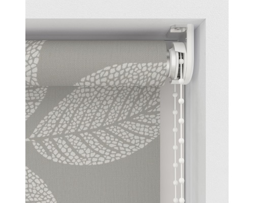 Detailansicht einer Rollos mit Blätterdesign und Kettenzug
