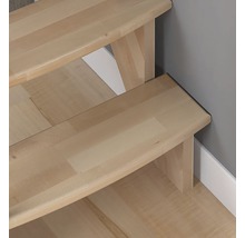 Holztreppe mit gerundeten Stufen