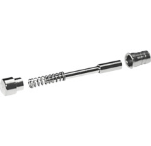 Einzelteile eines metallischen Dichtungssets mit Feder