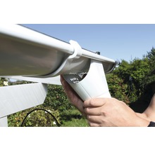 Installation eines Regenrinnen-Ablaufsystems