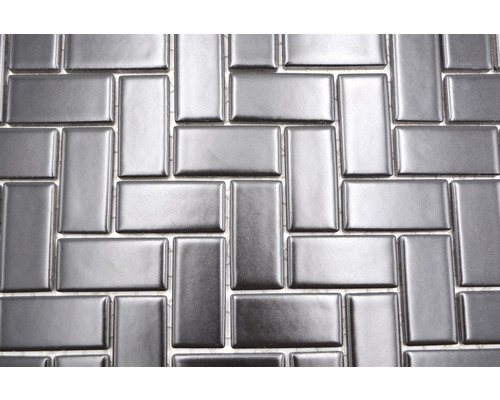 Mosaikfliesen im Fischgrätmuster