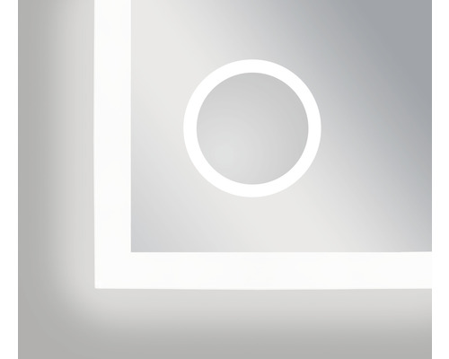 Detailansicht eines Spiegels mit LED-Beleuchtung