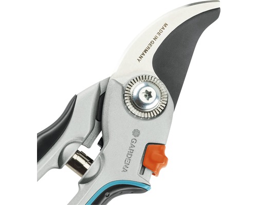 Gartenschere mit Gardena Logo