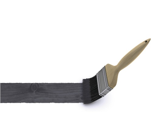 Pinsel mit Farbe auf Holz