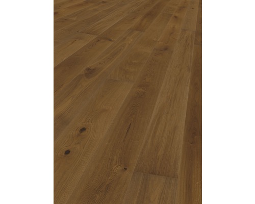 Verlegung von Laminatboden mit Holzstruktur