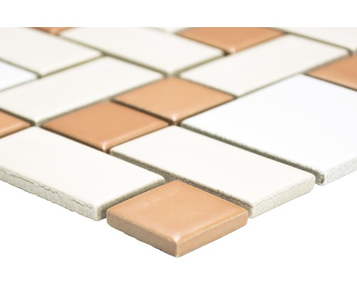 Mosaikfliesen in rechteckiger und quadratischer Form