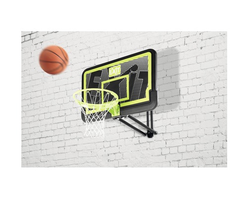 Basketballkorb zur Wandmontage mit Ball im Flug