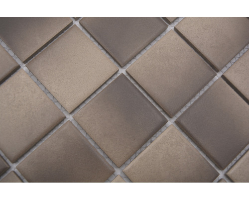 Mosaikfliese mit quadratischen Steinen