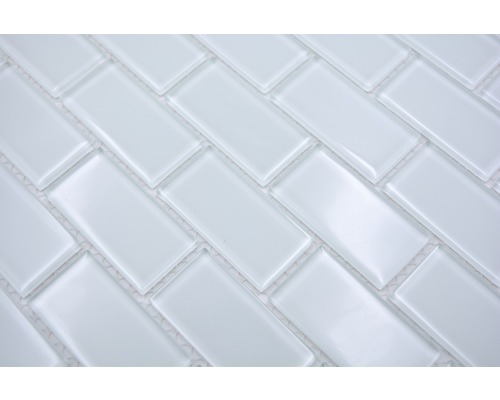 Mosaikfliese im Fischgrätmuster