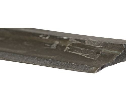Nahaufnahme einer beschädigten Metallschiene