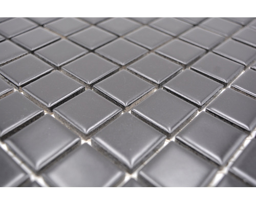 Mosaikfliesen mit quadratischen, glänzenden Oberflächen