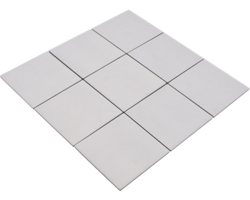 Quadratisch angeordnete Keramikmosaikfliesen