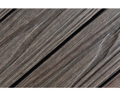 Detailaufnahme von Terrassendielen aus Holz