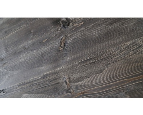 Holzpaneele mit Maserung und Astlöchern