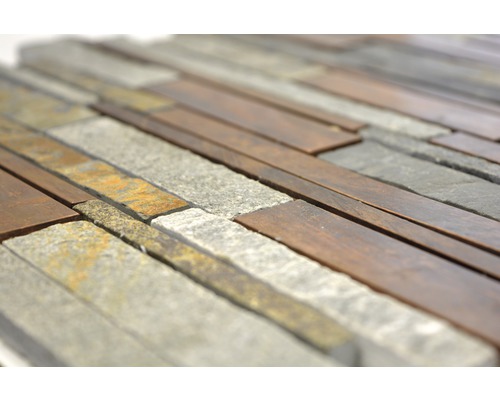 Dekorfliese mit Stein- und Metallelementen