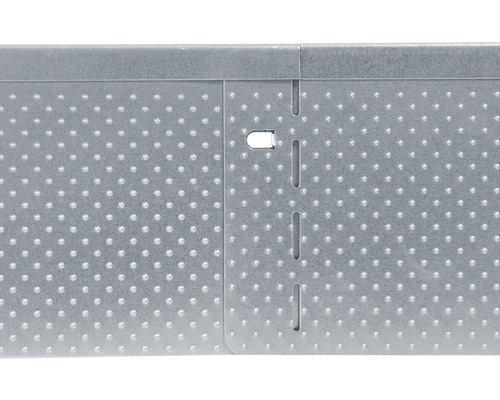 Detailaufnahme eines Metallprofils mit Lochmuster