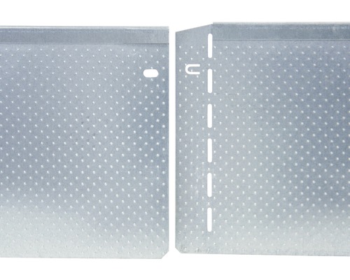 Metallplatten mit Lochung und Aussparungen