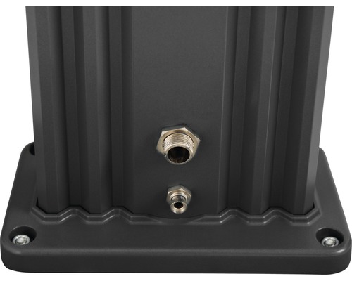 Detailaufnahme eines Wasseranschlusses an einem Gartenelement