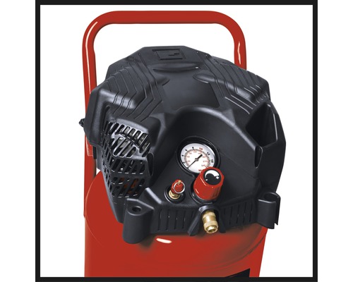 Detailansicht eines Kompressors mit Manometer