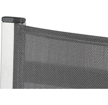 Detailansicht eines Sichtschutzzauns aus Aluminium und Textil