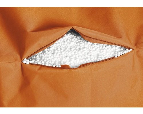 Orangefarbener Sitzsack mit Reißverschluss und Füllung aus Polystyrolkugeln