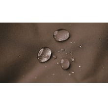 Nahaufnahme von Wassertropfen auf wasserabweisendem Stoff