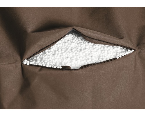 Füllung eines Sitzsacks mit Reißverschluss