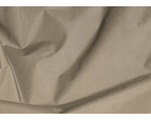 Nahaufnahme von beigem Stoff mit Falten